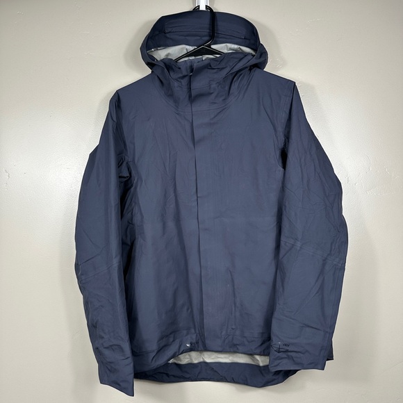 VIEV Women’s GoreTex Gemma Short Jacket Rain Coat in Navy Blue Size Small - Picture 1 of 8